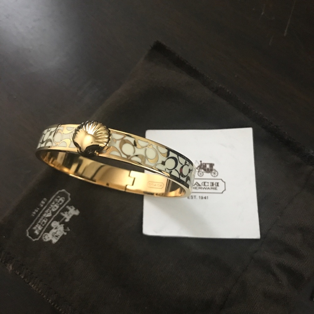 Coach |Gold and White Sea Shell Clasp Bracelet